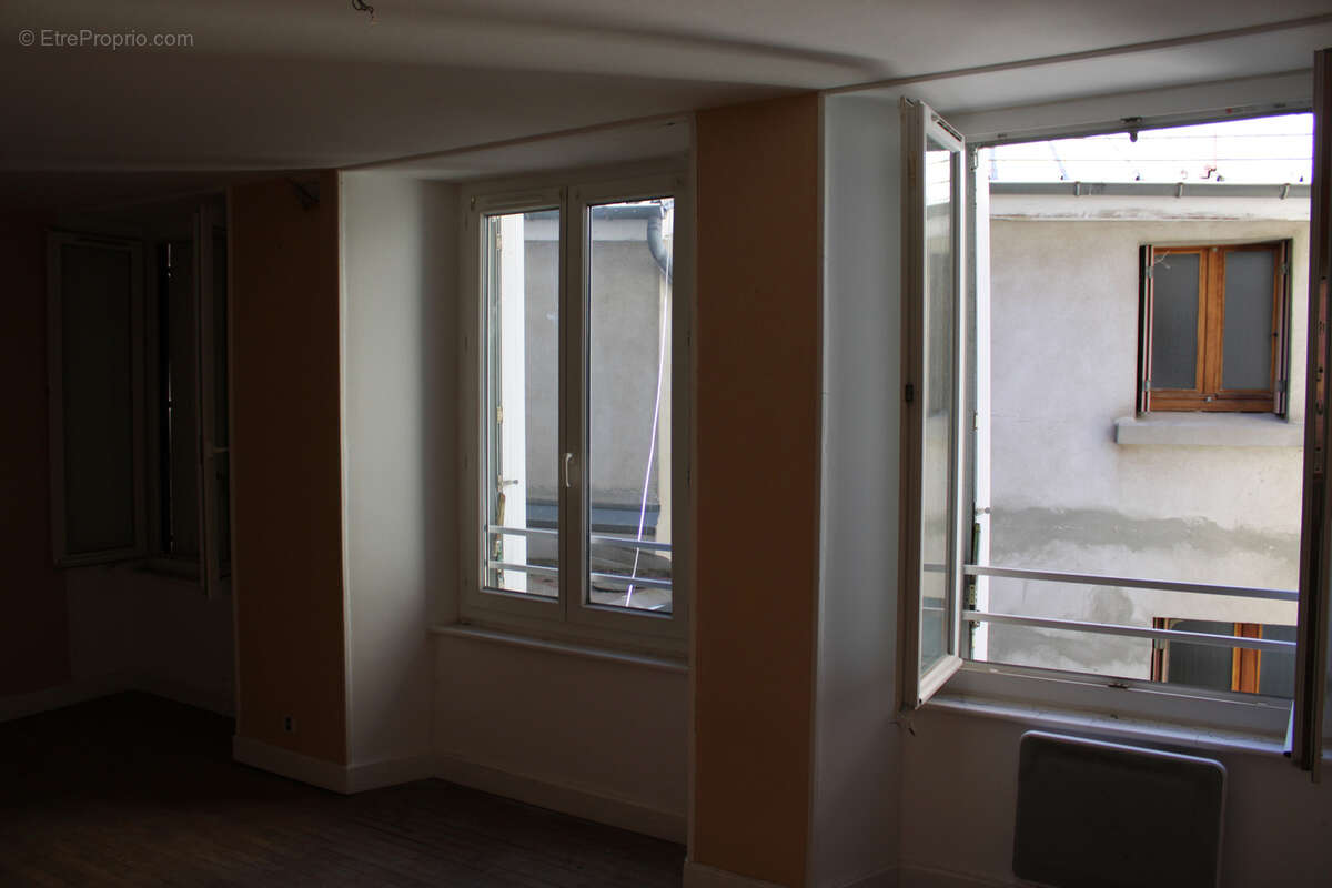 Maison à RIOM-ES-MONTAGNES