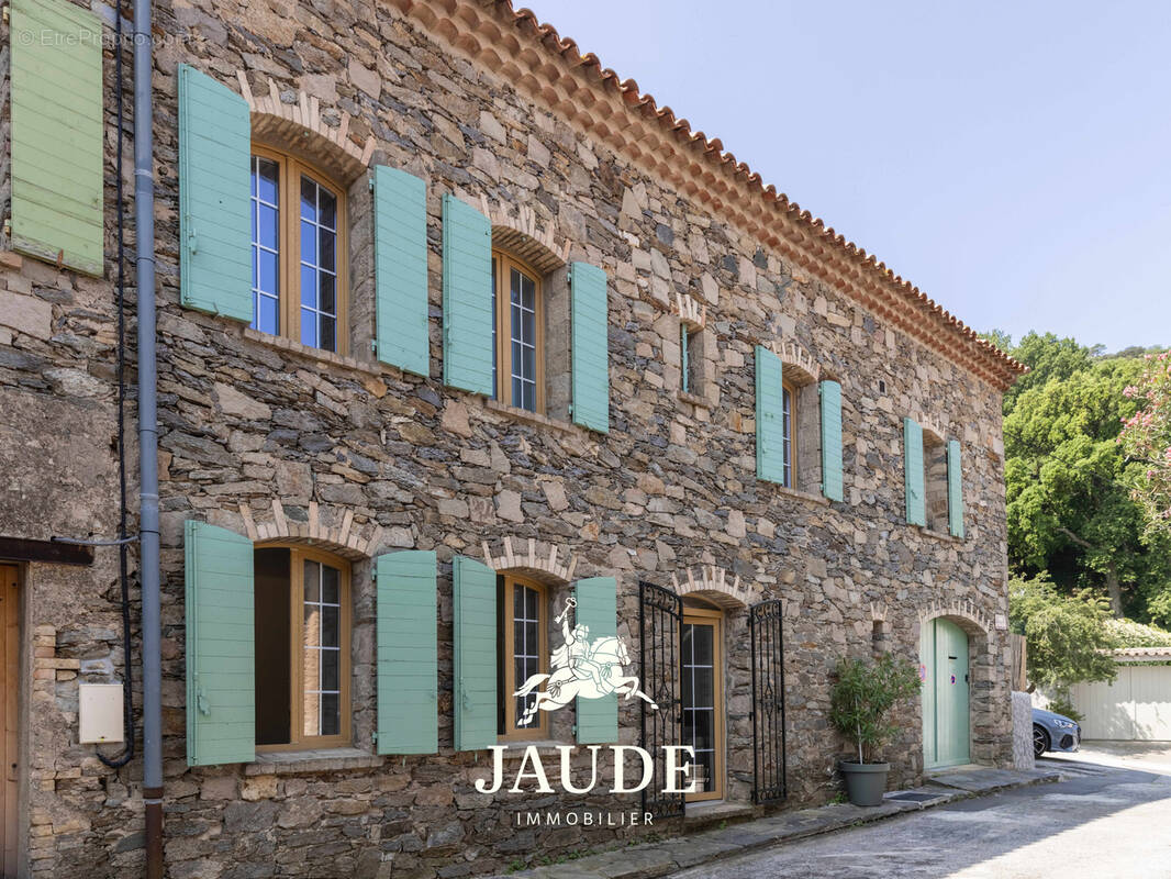 Maison à LA GARDE-FREINET