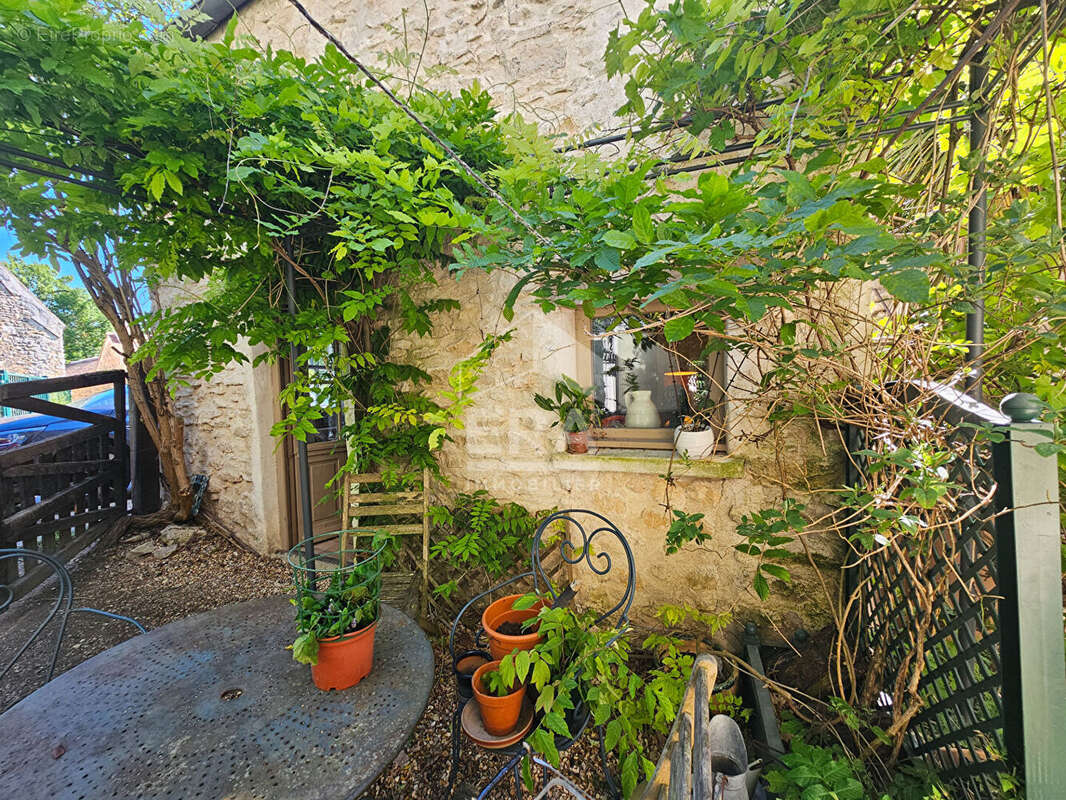 Maison à CRESPIERES
