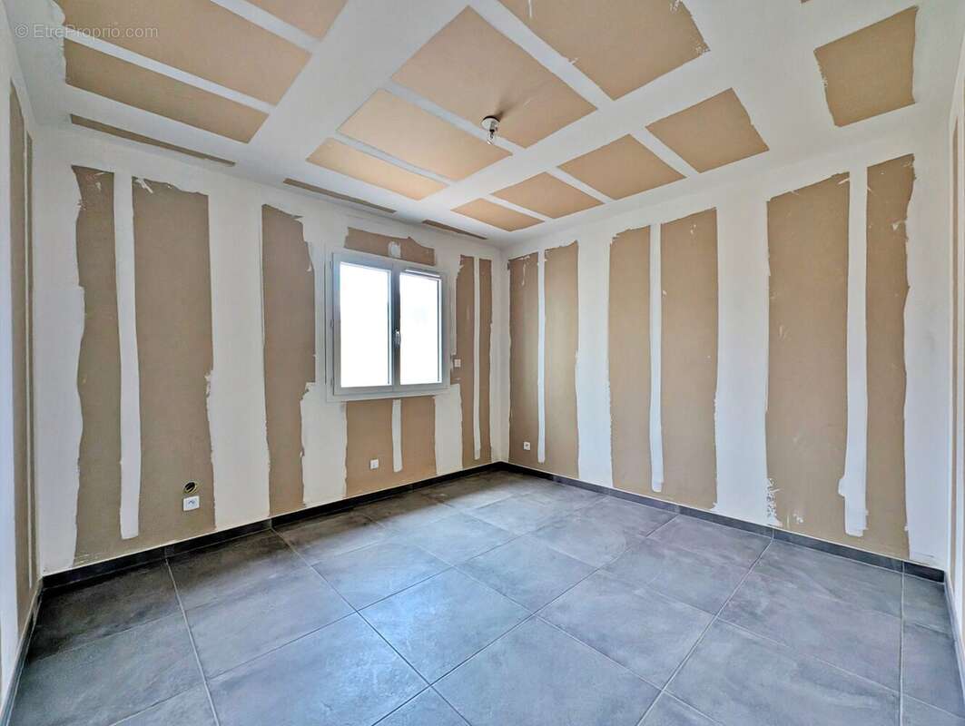 Chambre 1 - Maison à MONTELIMAR