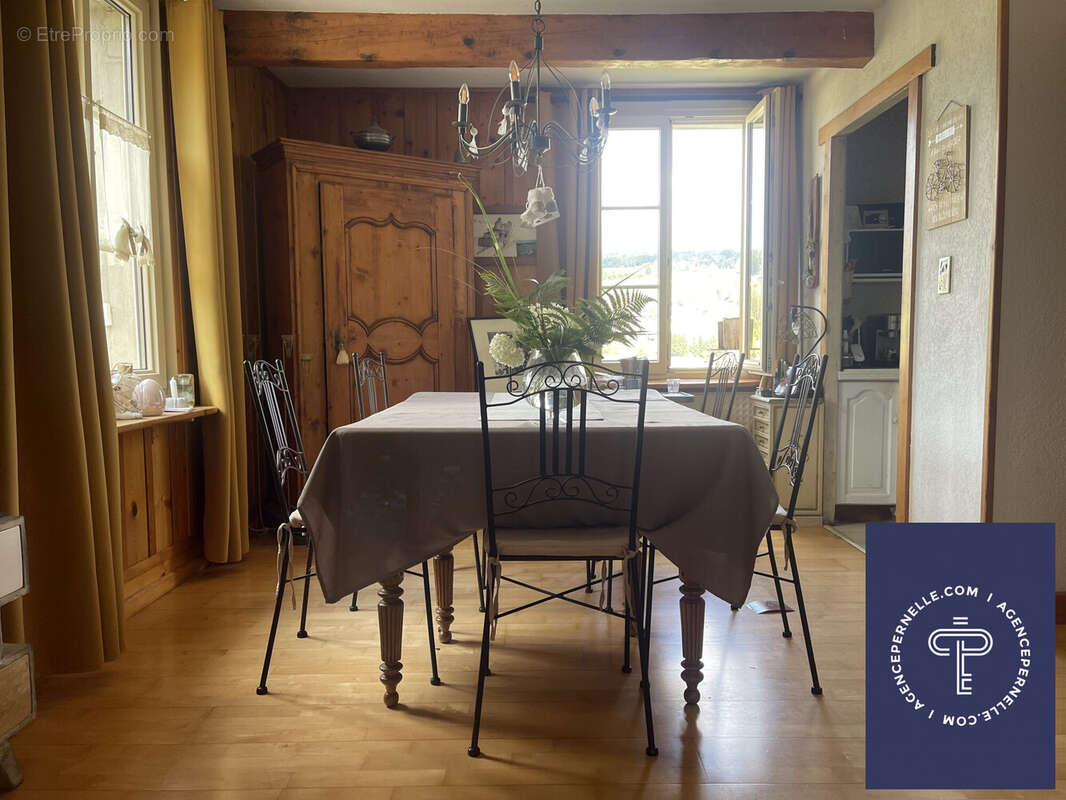Maison 180 m² à Villers-Le-Lac  - photo 8