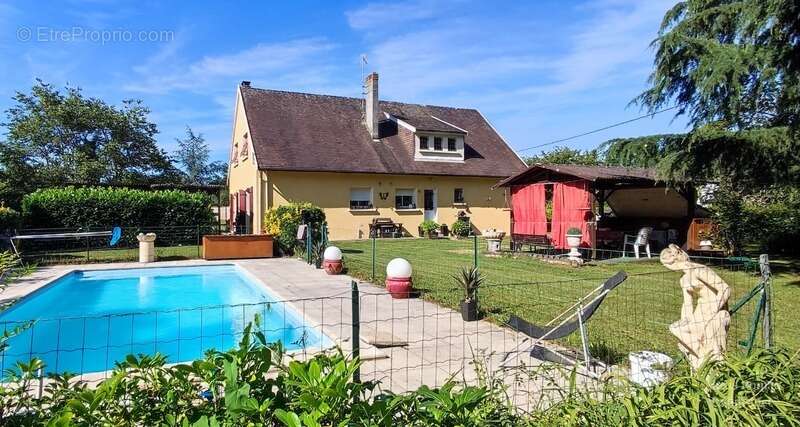 Maison à MENESPLET