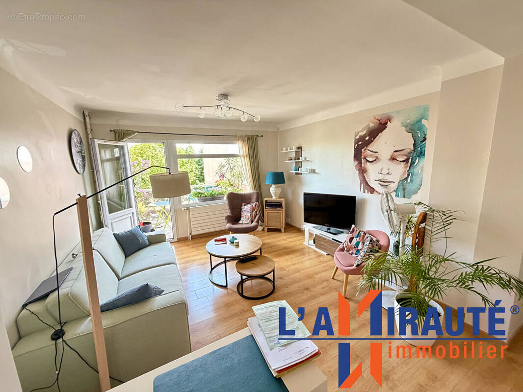 Appartement à SARTROUVILLE