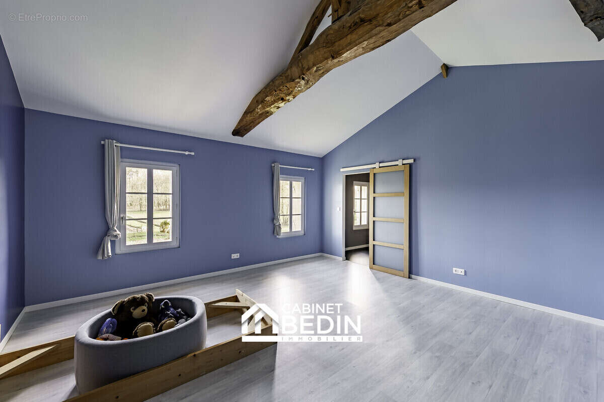 Maison 405 m² à Marcenais  - photo 5