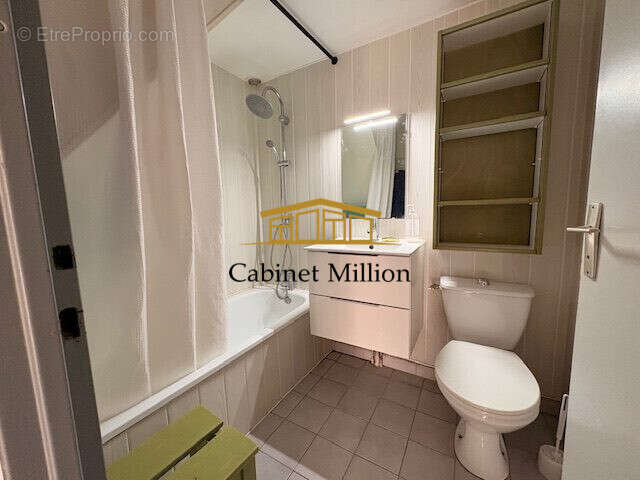 Maison à VIC-LA-GARDIOLE