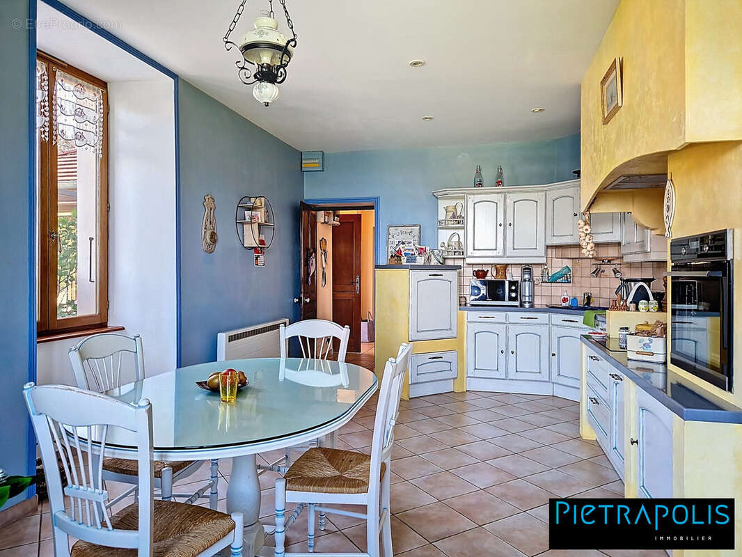 Maison à LA CLAYETTE