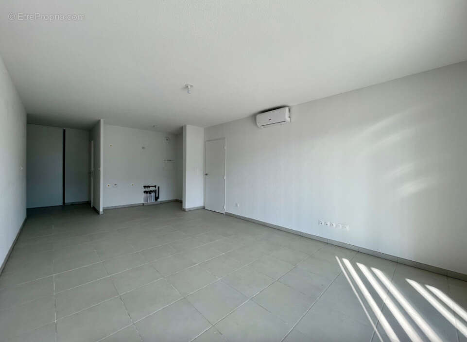 Appartement à GILETTE