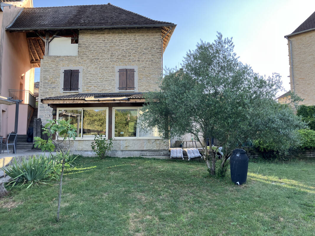 Maison à MONTALIEU-VERCIEU