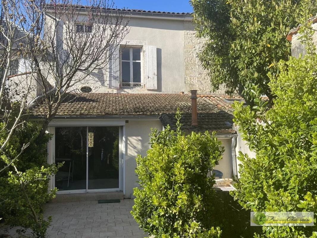 Maison à AIGRE