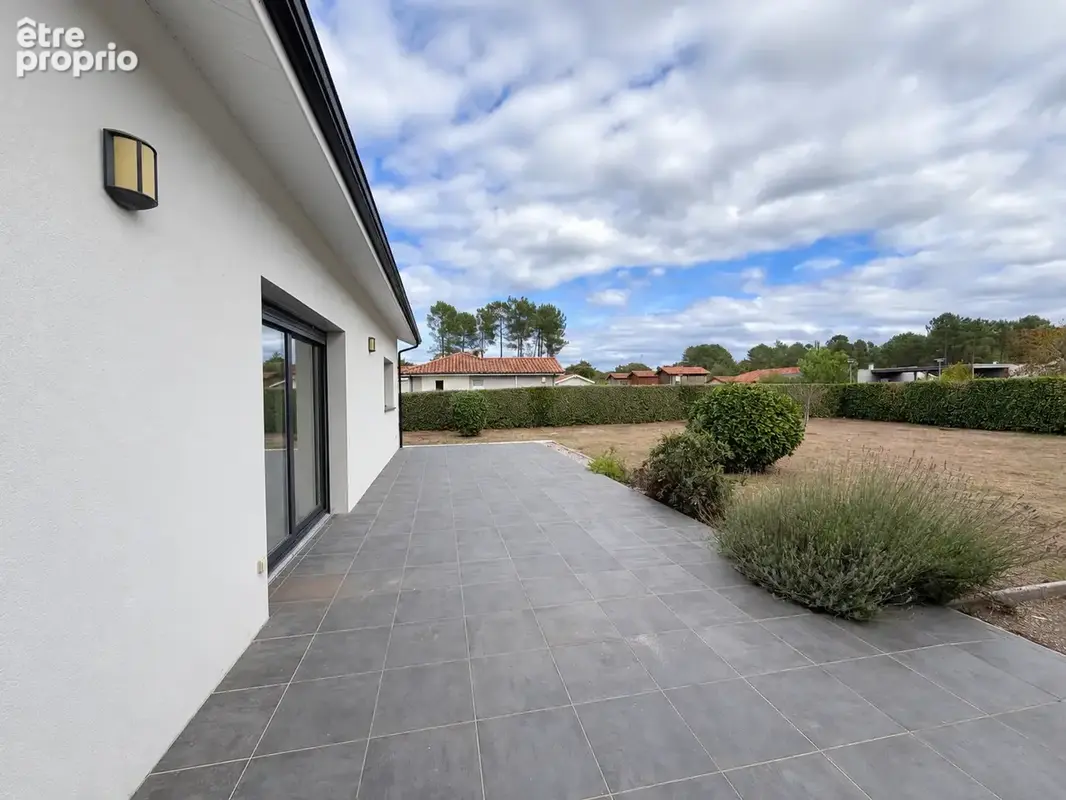 Maison de plain-pied récente avec jardin clos - photo 8