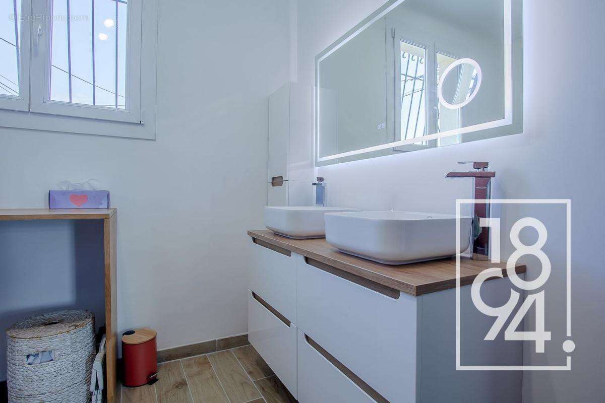 Appartement à PELISSANNE