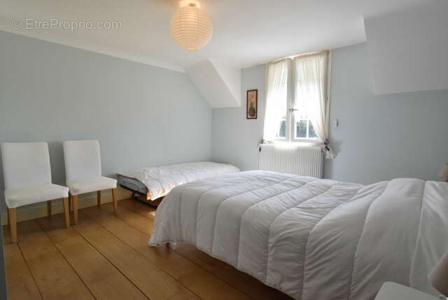 n°9 - Maison à CHAROLLES