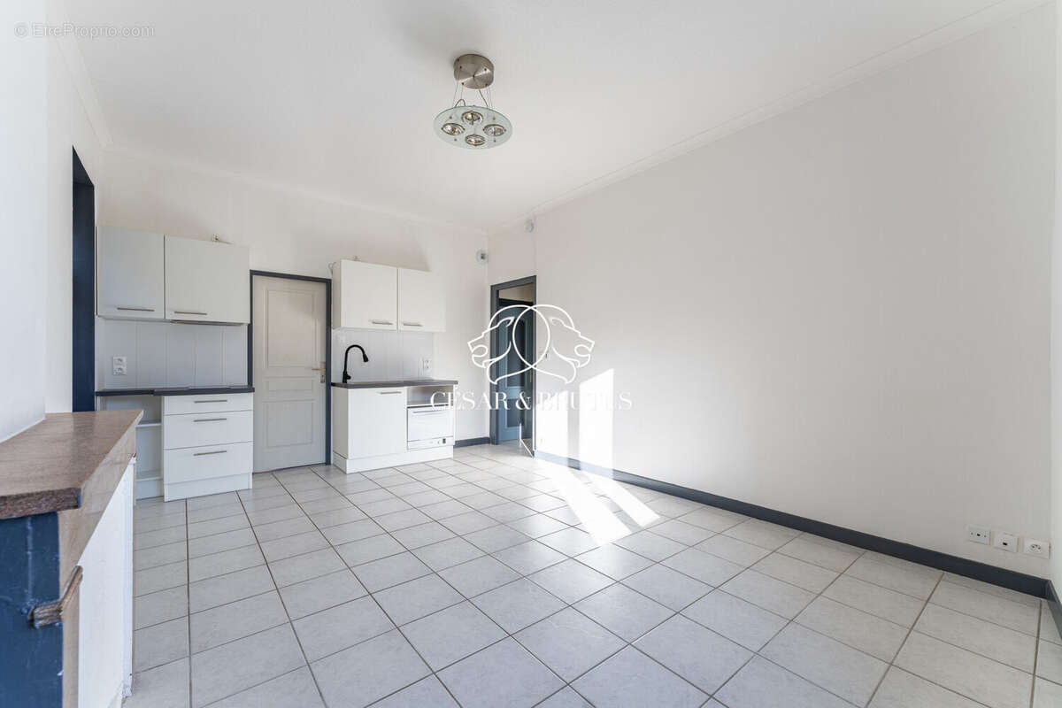 Appartement à NEUVILLE-SUR-SAONE