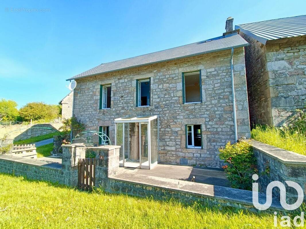 Photo 1 - Maison à PEYRELEVADE