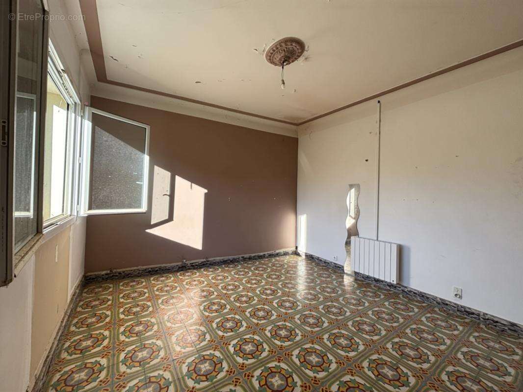 Appartement à SANILHAC-SAGRIES