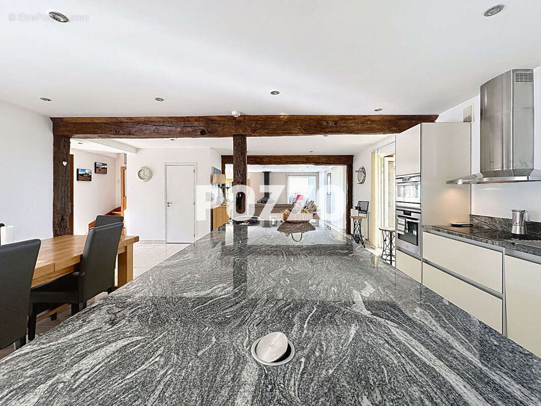 Maison à REFFUVEILLE