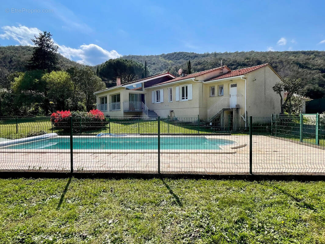 Maison à REYNES