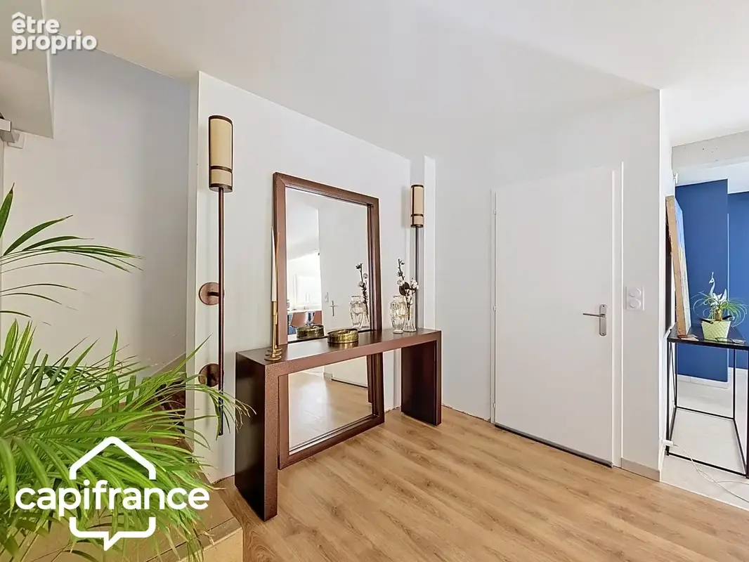 THOUARS Place Lavault- Appartement de 200 m2 -climatisation réversible- 5 chambres -Ascenseur privatif - photo 13
