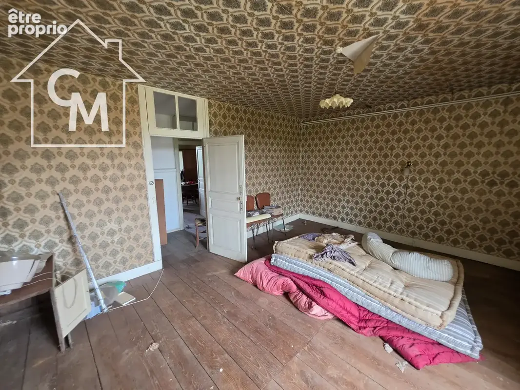 Maison de campagne à rénover avec dépendances et terrain de plus d'un hectare - photo 11