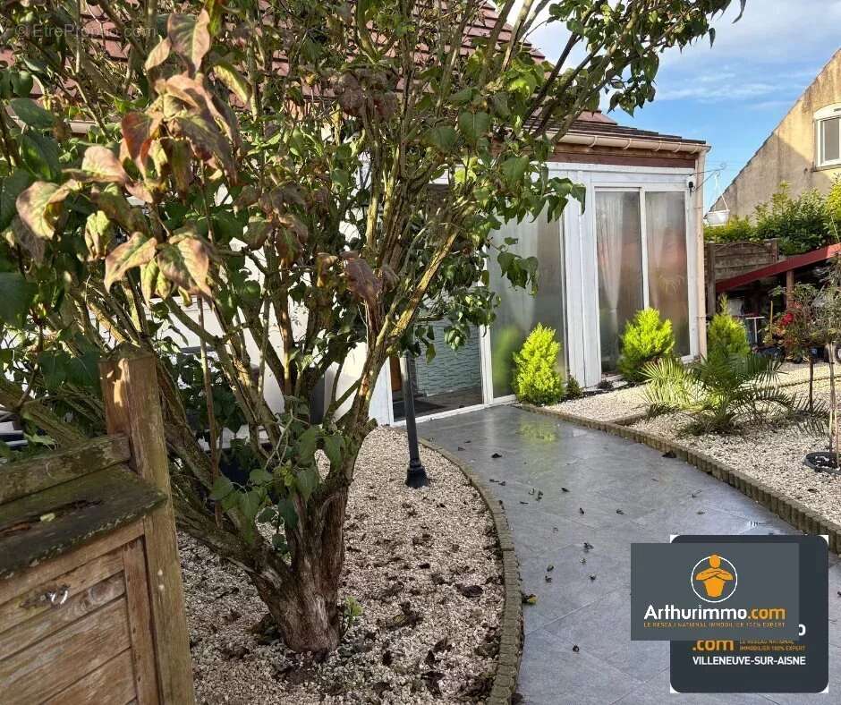 Maison à NEUFCHATEL-SUR-AISNE