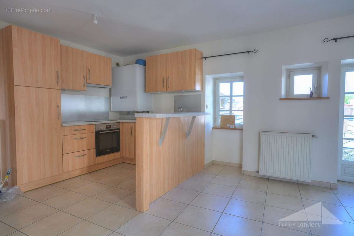 Appartement à THOIRY