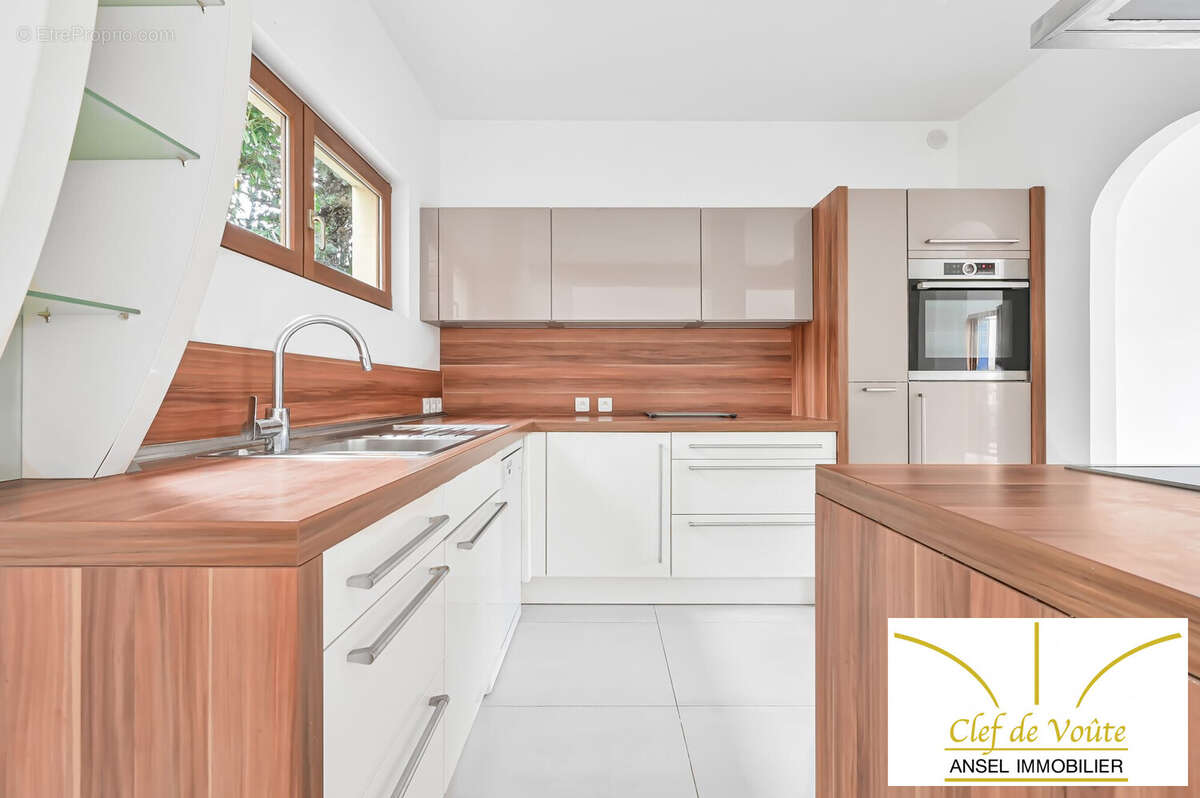 Maison à LA CELLE-SAINT-CLOUD