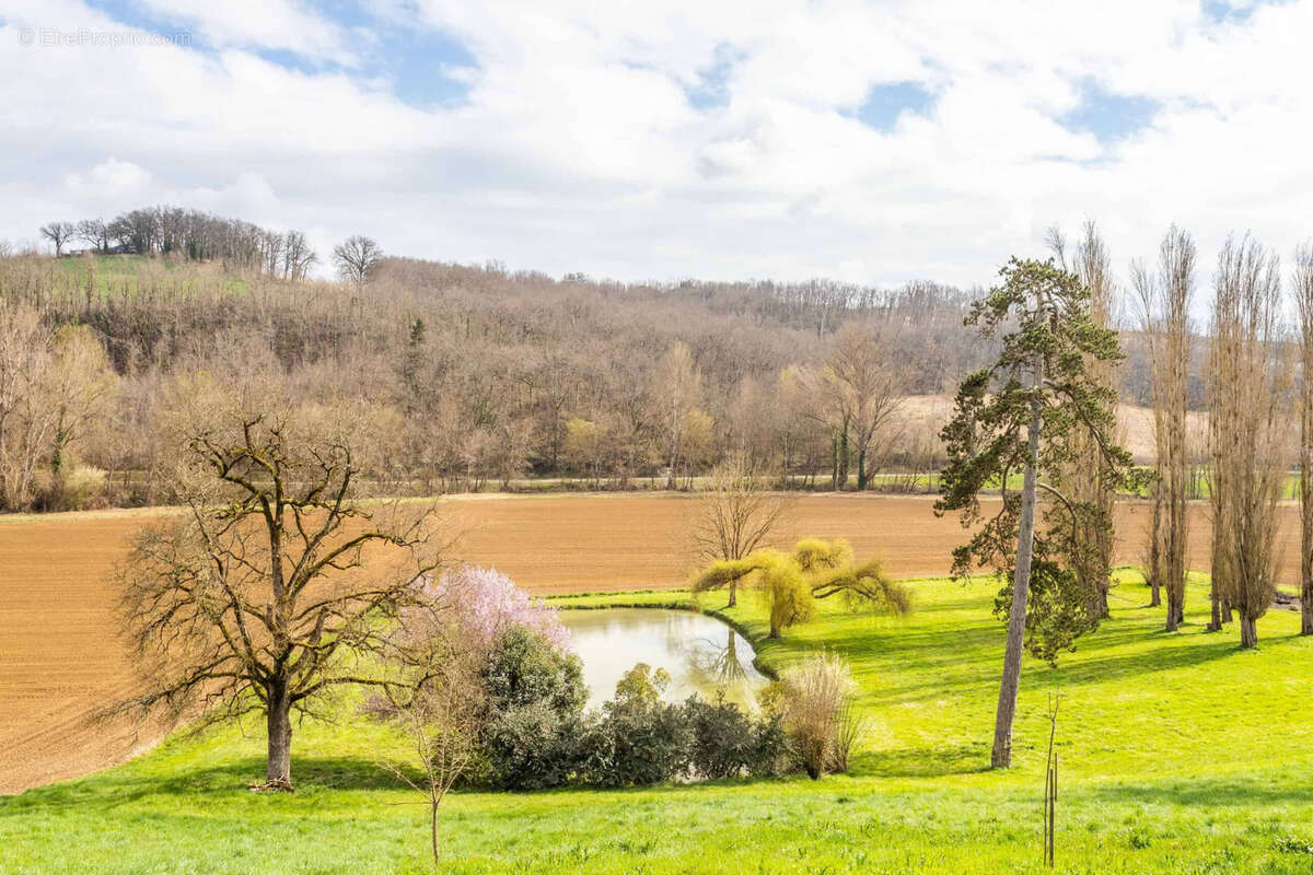 Domaine rural avec installations équestres et lac - photo 16