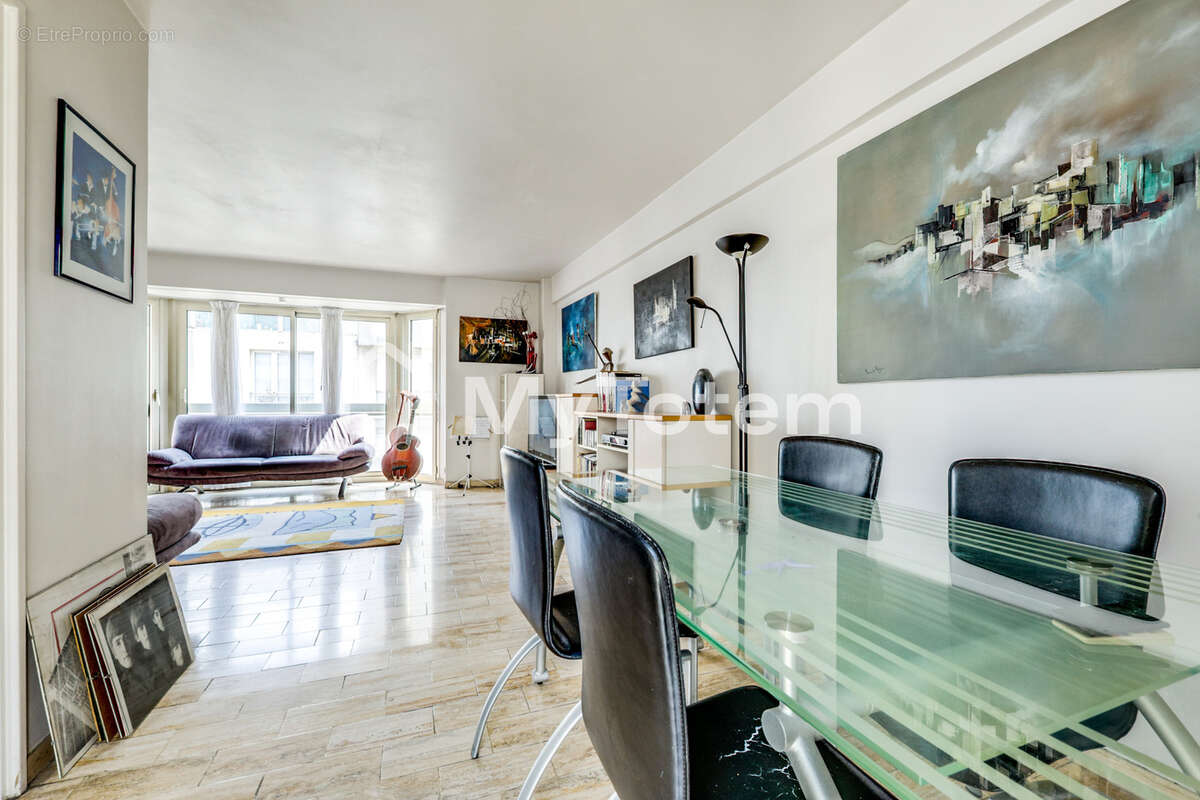 Appartement à PARIS-15E