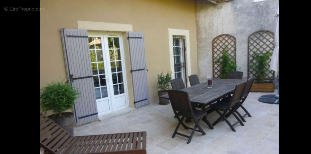 Maison à COURTHEZON