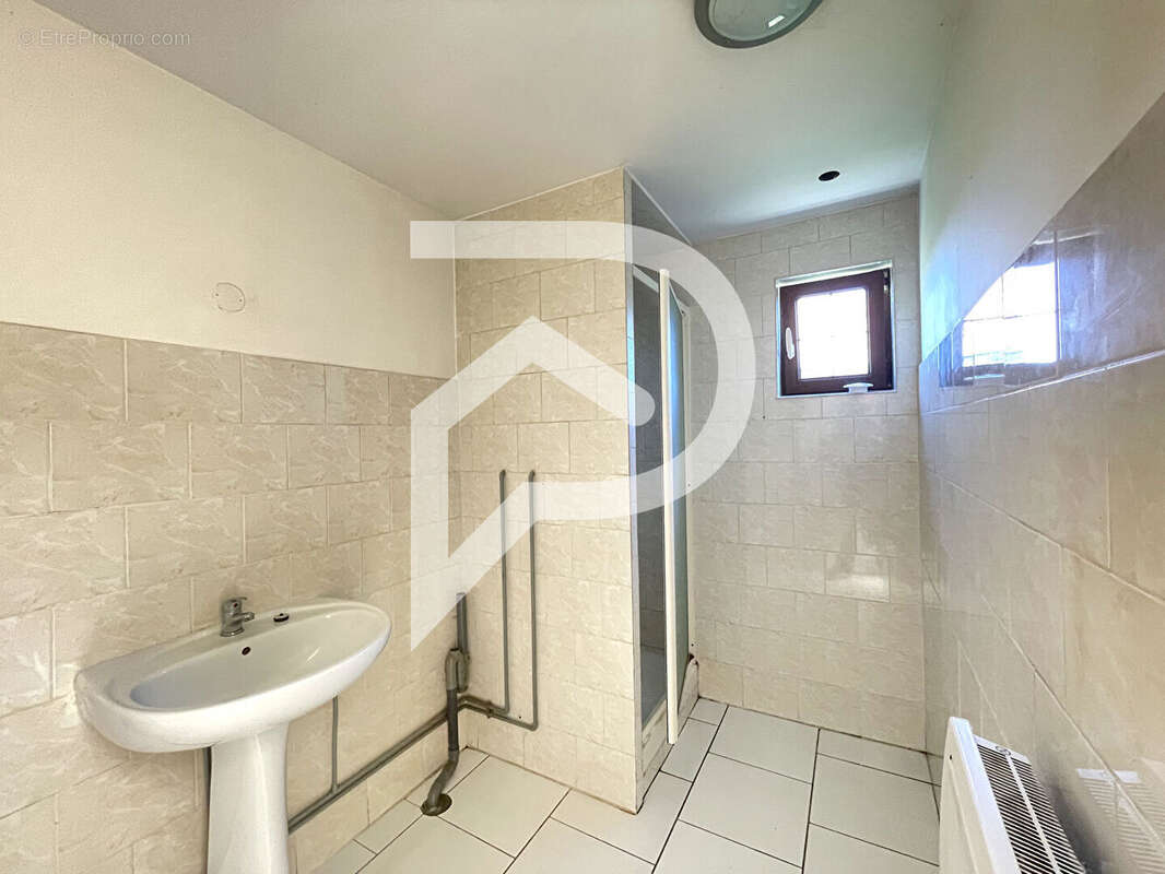 Maison à SAINT-BENIN