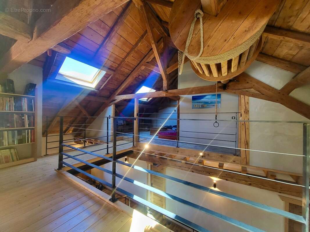 Dpt haute savoie (74), à vendre thollon-les-memises maison-gîte coeur de station - photo 16