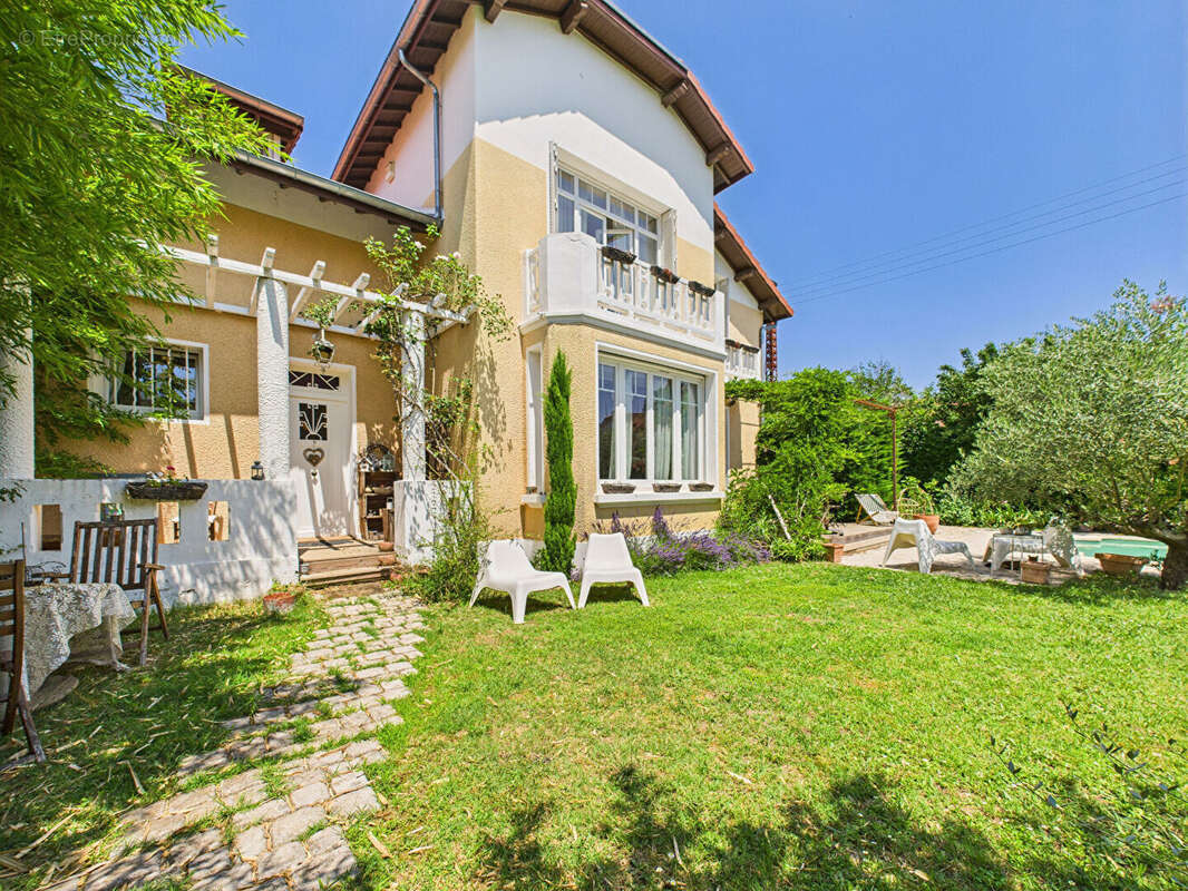 Maison à ROMANS-SUR-ISERE