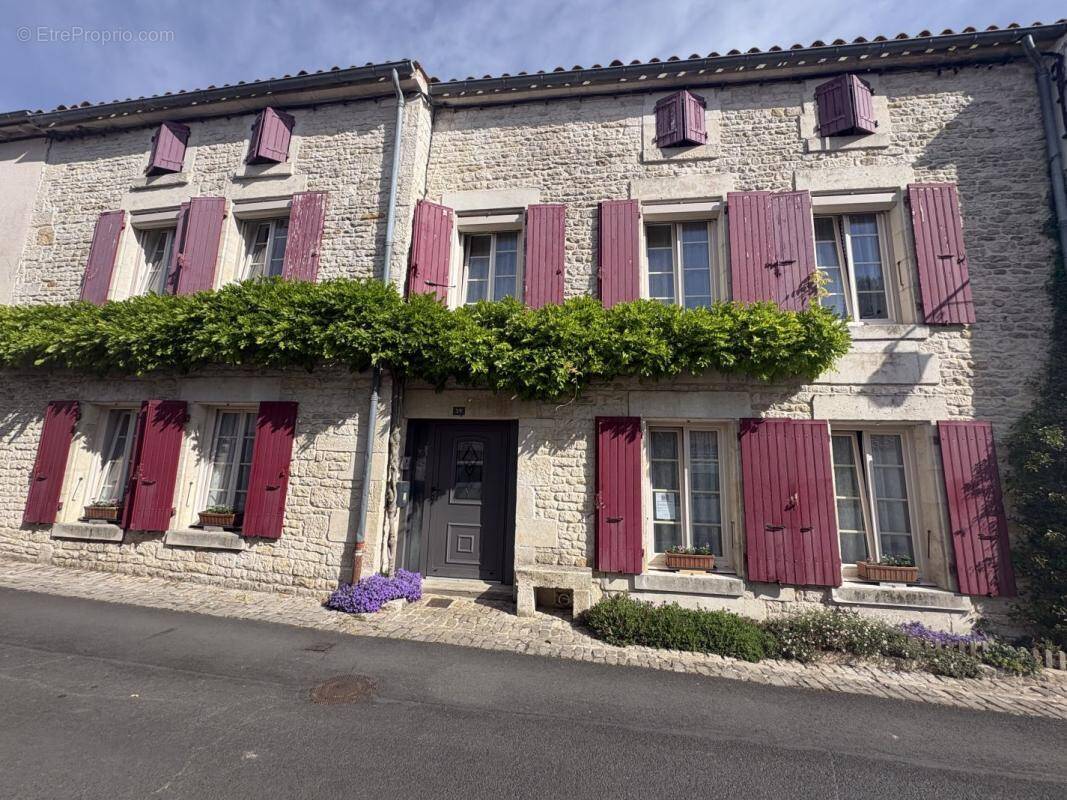 Maison à COULON