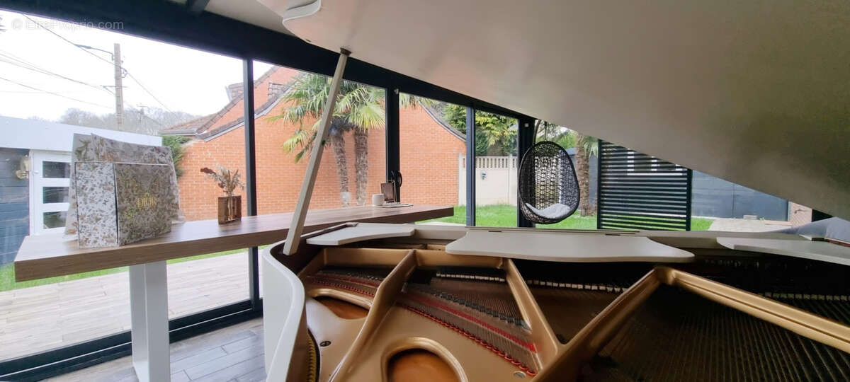 Maison à BRUAY-LA-BUISSIERE