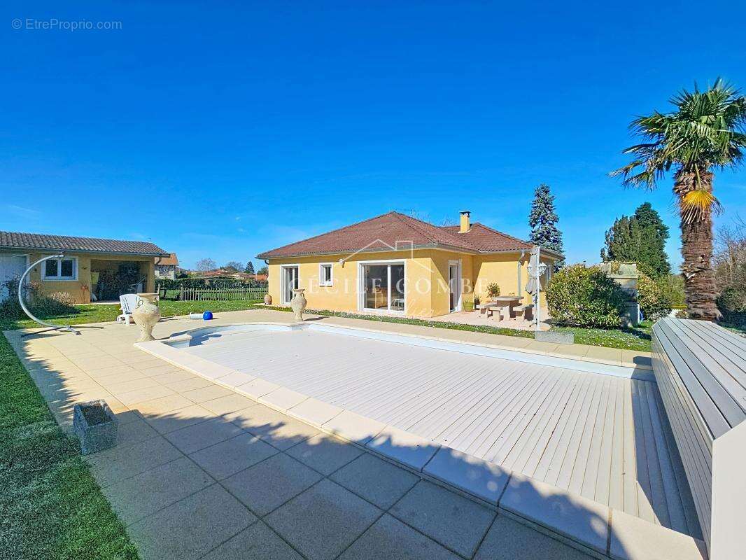 Maison à SAINT-LAURENT-DE-MURE