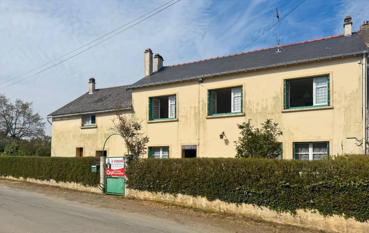 Maison à SAINT-AUBIN-DES-CHATEAUX