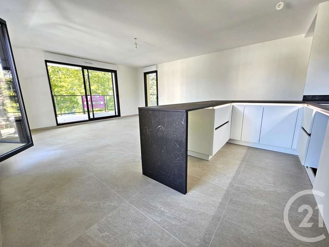 Appartement à SAINT-MAUR-DES-FOSSES