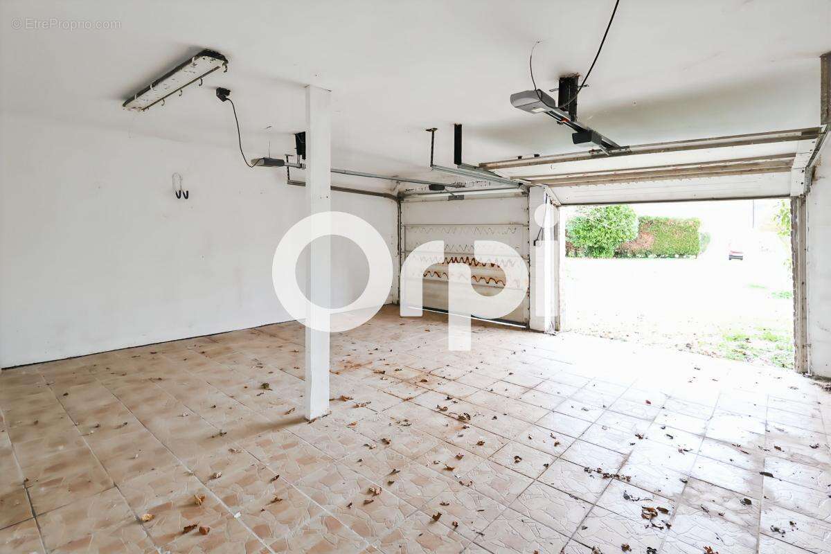 Maison à BUYSSCHEURE