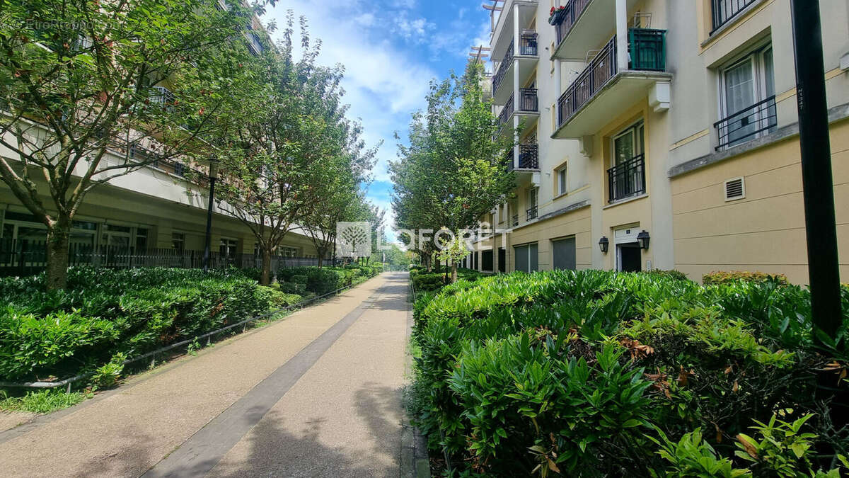Appartement à VILLENEUVE-LA-GARENNE