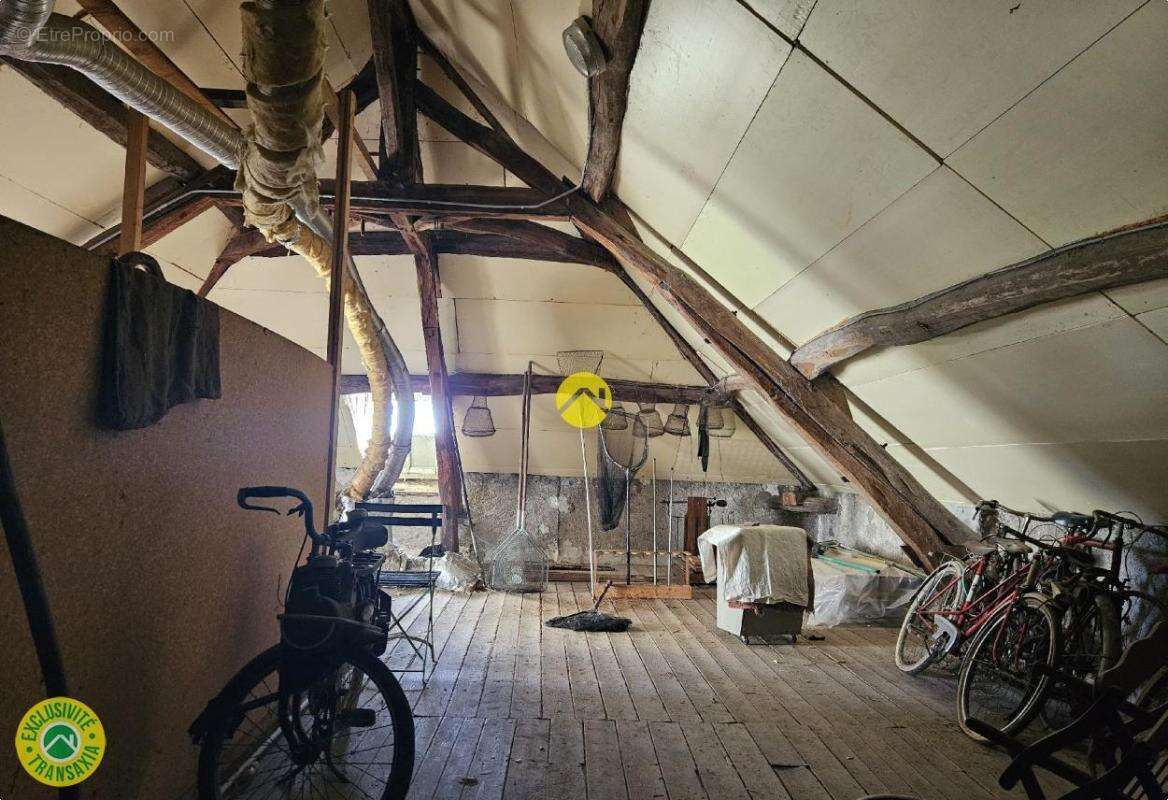 Maison à BIZENEUILLE