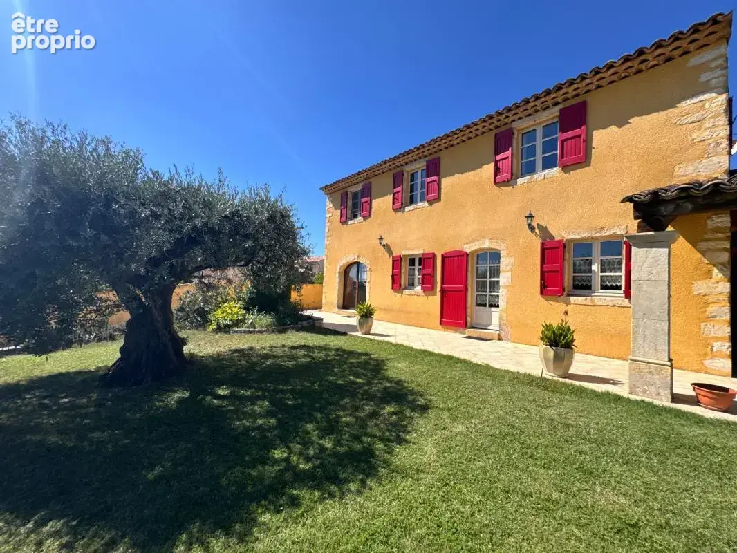 Bastide provençale avec piscine et dépendances - photo 2