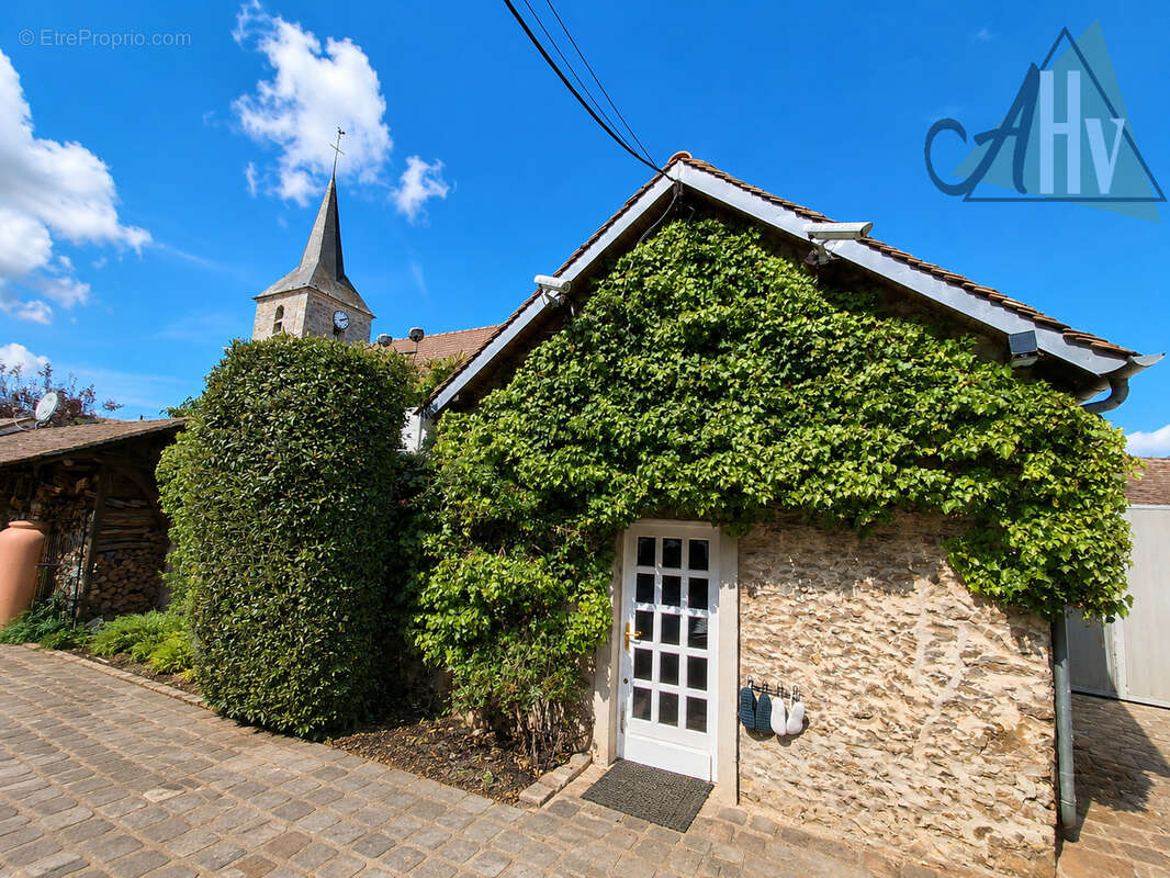 Maison à GRANDPUITS-BAILLY-CARROIS