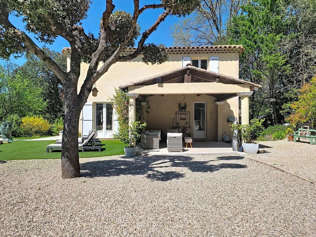 Maison à ROQUEFORT-LES-PINS