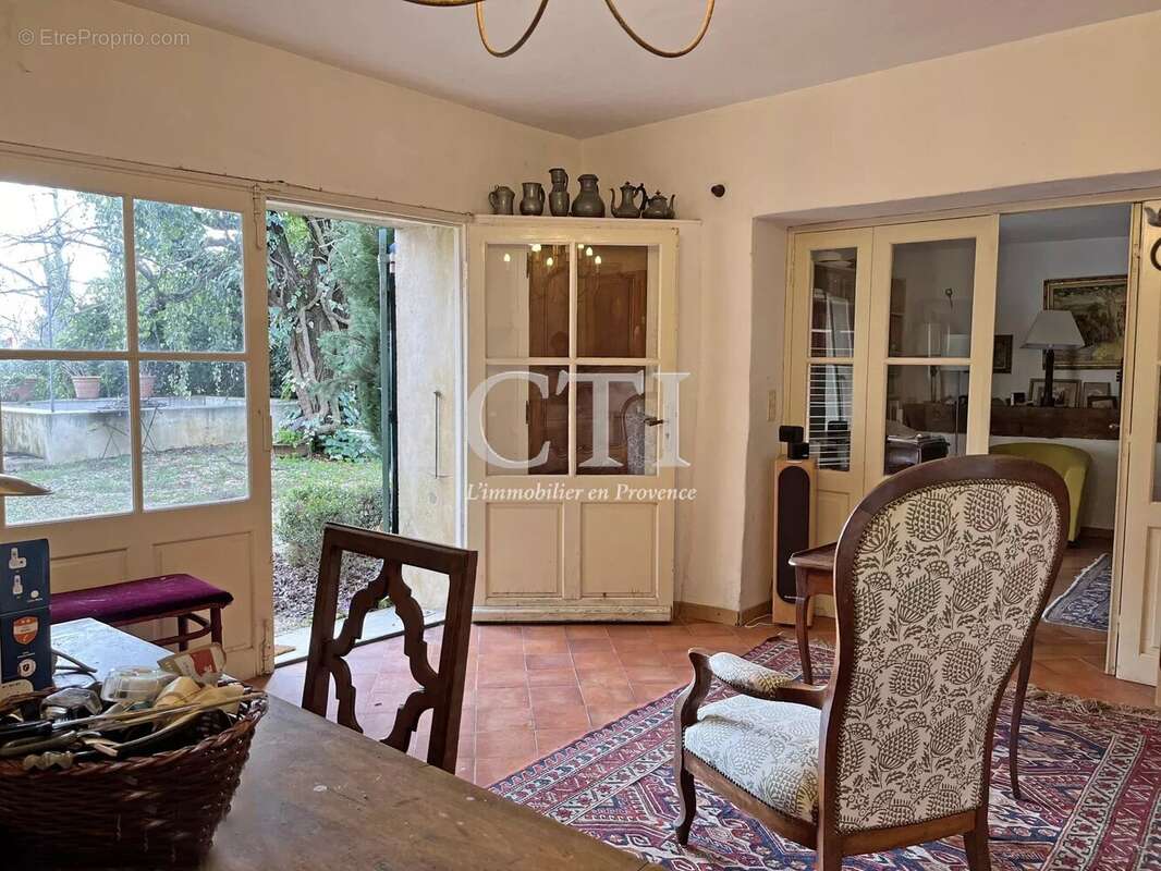 Maison à VAISON-LA-ROMAINE