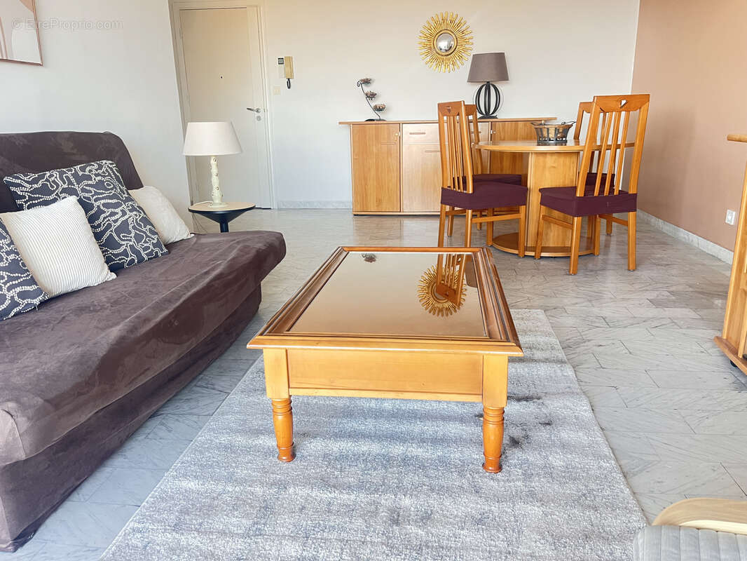Appartement à VALLAURIS