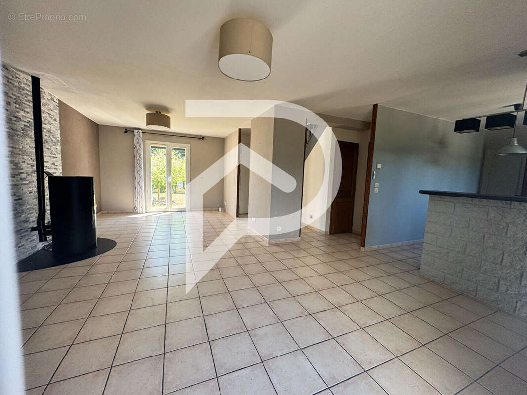 Maison à LA CHAUSSEE-D&#039;IVRY