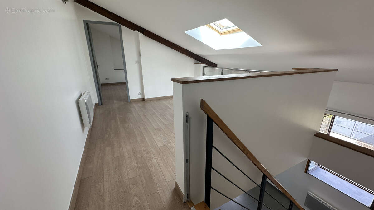 Appartement à L'ARBRESLE