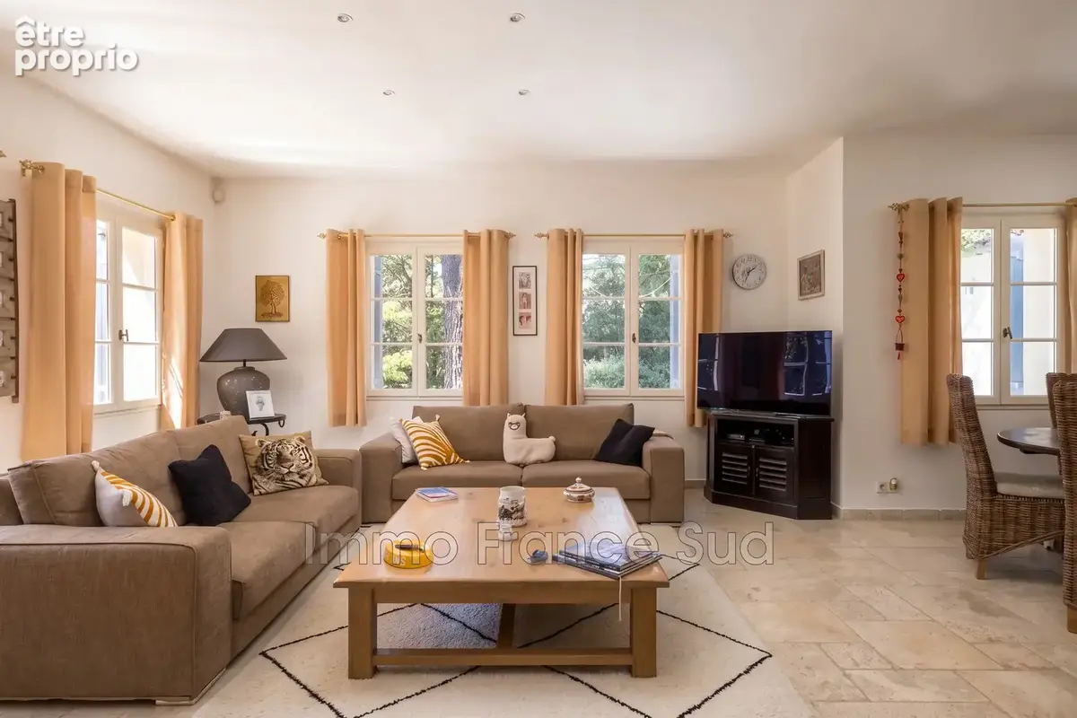 Maison 4 pièces 120 m² à vendre à Tourtour (83690) - photo 3
