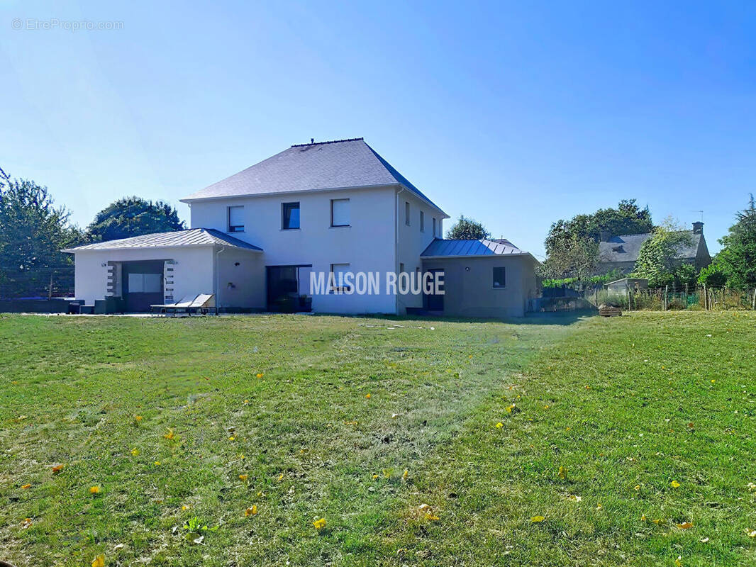 Maison à COMBOURG