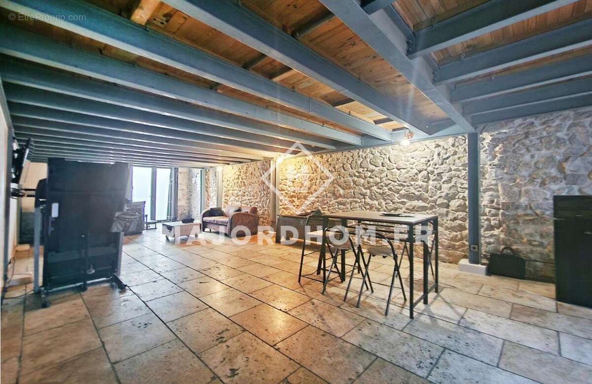 Appartement à MARSEILLE-6E